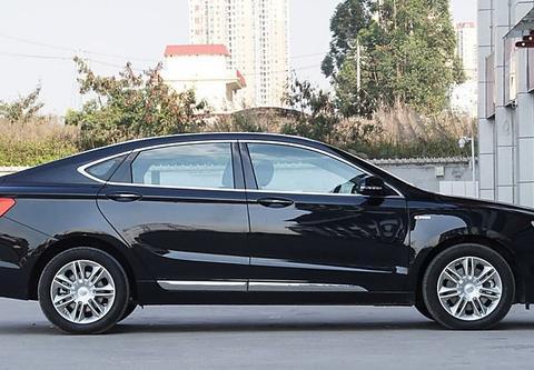 12万能买一台车长5米的轿跑，颜值不输奥迪，国人觉得不如轩逸