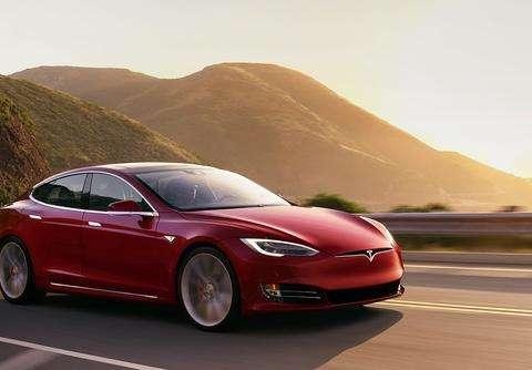 纯电动汽车要代替燃油车? 现实很残酷, 特斯拉因为污染严重被重罚