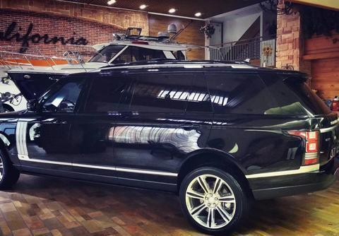 路虎揽胜行政版，5.98米长，豪华程度堪称完美