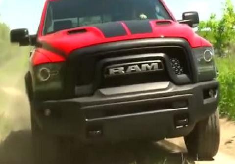 小伙花70多万买车, 去上牌时, 车管所给他上了黄牌, 顿时懵逼!