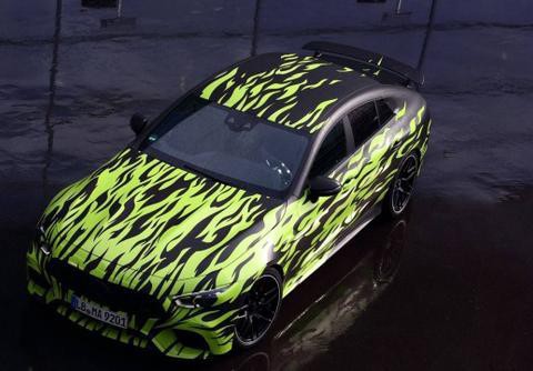 梅赛德斯-AMG GT Coupe，身披火焰条纹伪装照曝出