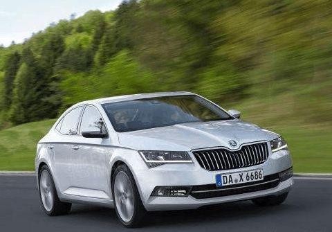 20万落地! 最美B级车, 比帕萨特、凯美瑞强大, 可惜识货人太少