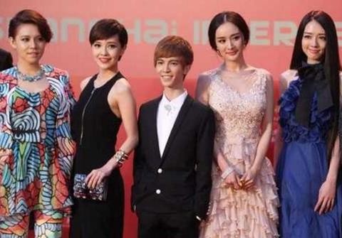 一位年赚三亿的导演,你绝对不知道的秘密