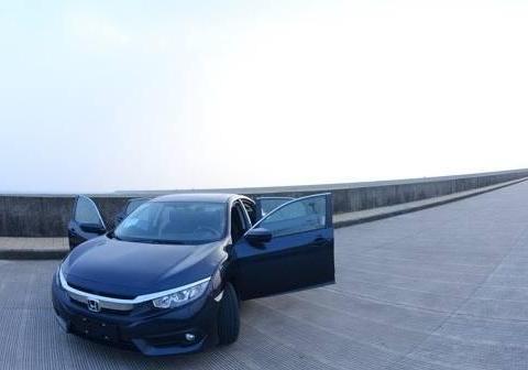 小姨刚订了朗逸回来，看我开这车回家，果断退朗逸去了！