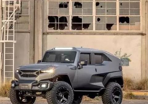 这款百万级SUV，防弹+夜视+电动门，开创战术SUV市场！