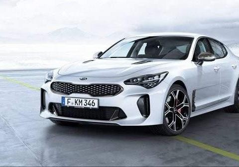 起亚毒刺反击！3.3T配8AT前置后驱25万，让3系手足失措