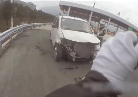 五菱宏光S1前脸被撞毁