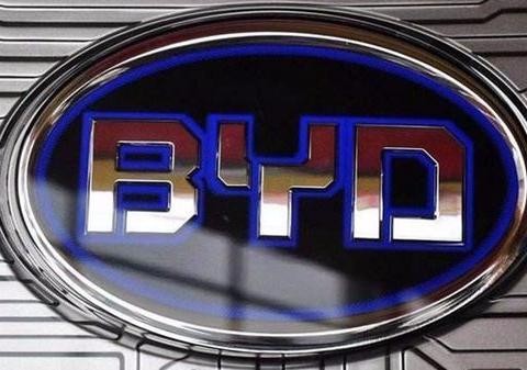 大屏90度旋转，大灯堪比奥迪A7，这是比亚迪啥车？特斯拉都看