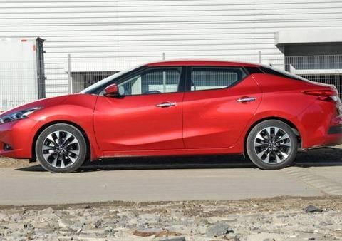 放弃卡罗拉和蓝鸟，提了这款日系车，开出去同事们都夸我有眼光！