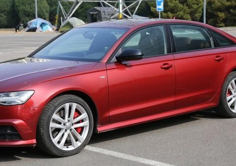 豪华品牌销量最好，月销1.4万台，却成了奔驰和宝马的最强对手