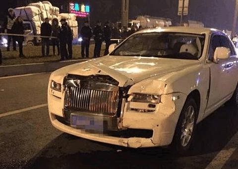 网曝: 劳斯莱斯车主喝酒撞死路人;车主: 我有的是钱! 网友: 有钱怎么了?