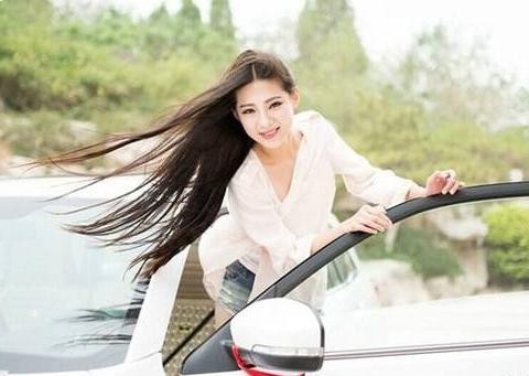 年末购车潮，这款外形肖似路虎，空间够大，7.98万起售，并非众泰