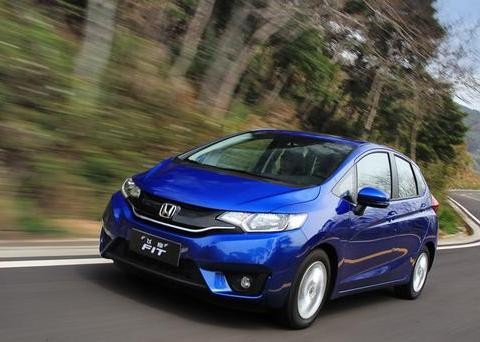 这几款10万神车，一公里油耗仅4毛！省心、省油，公认最超值！