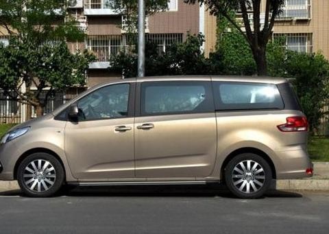 国产最给力MPV，在上海是街车，全景天窗＋按摩座椅，卖14万