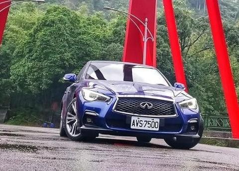 操驾So Easy! 2018年最新英菲尼迪Q50现身，颜值超高！