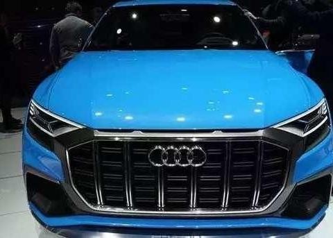 奥迪出新款SUV!可折叠的中控屏幕!科技感再次飙升!！