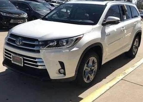 新款汉兰达将在3月份推出, 前脸大变, 搭8AT油耗低至8.7L, 24万起