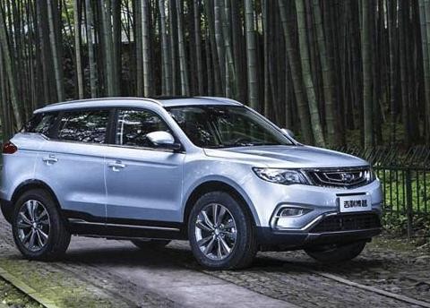 2018款博越来袭，9万起超高性价比，内饰科技感十足