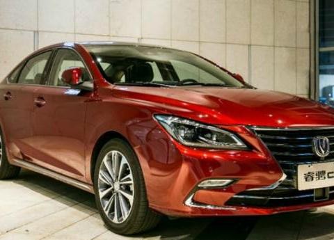 这款高档的B级车9.5万起，外观顺眼内饰豪华，试完都想买