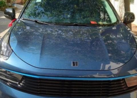 买了辆耀蓝色吉利领克01 见到车钥匙时车主不禁在心里犯了嘀咕