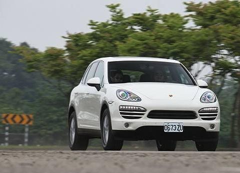 试驾老款保时捷卡宴3.6L，感受豪华SUV的驾驶乐趣