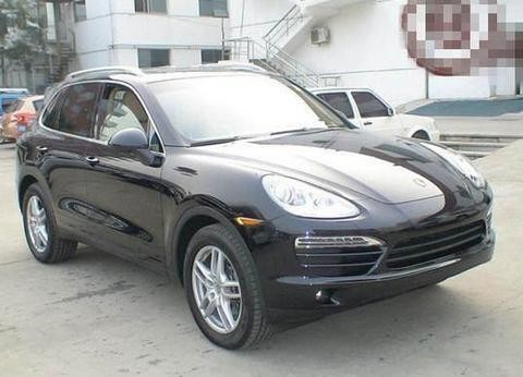 花28万买保时捷卡宴，回老家镇上探亲，因是手动挡被亲戚误认众泰