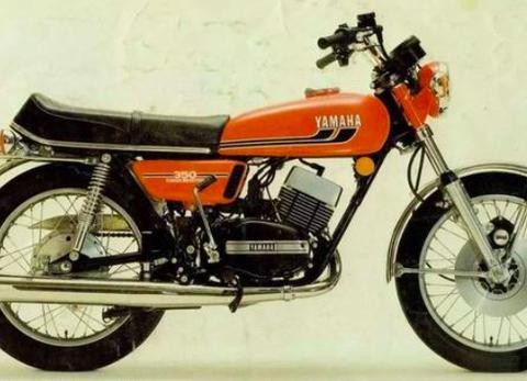 摩车和汽车界巨头造的新车，因为太帅，让人看不懂