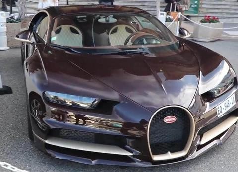 双色布加迪凯龙Chiron在摩纳哥吸引了足够的注目眼球与话题