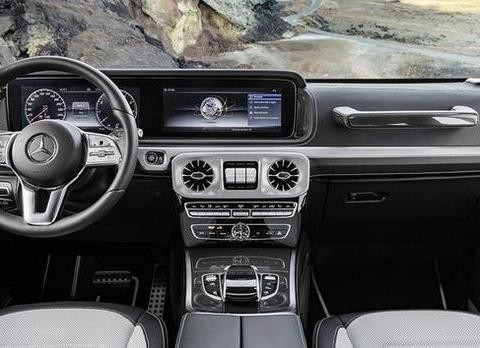 奔驰发布G级内饰官图 舒适度科技感提升