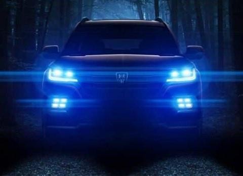 荣威RX8预告图 预计上半年上市