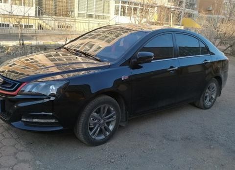 小白刚考完驾照，花8万提辆帝豪来练手，配置全性价比高！