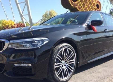 宝马760不上牌 上路结果被拦，看到女车主后大家都原谅了她！