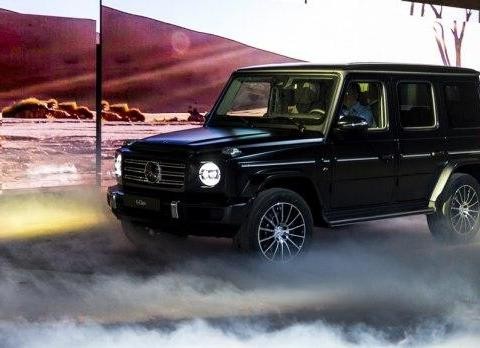 全新G级硬朗霸气的家族式风格在新车上依旧不会丢失！