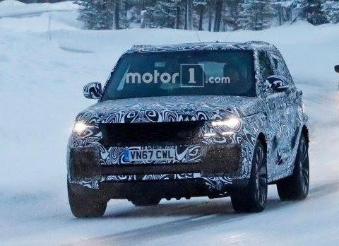 路虎揽胜Coupe车型的测试谍照曝光，采用独特的2门设计