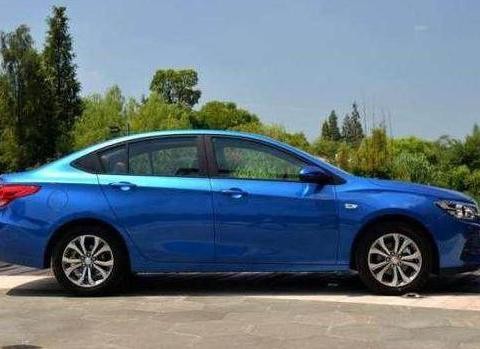 销量的确怼不过朗逸，配置完爆大众神车，10万就顶配的合资汽车！