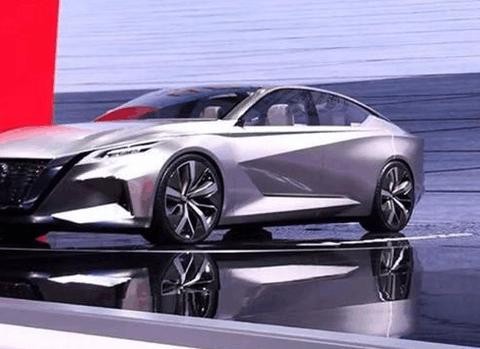 2018款全新天籁上市时间定了! 2.9米轴距吊打凯美瑞 16万买啥迈腾