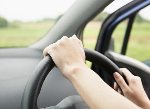 开车时做好这几点，交通事故会自己远离你，第二点很重要