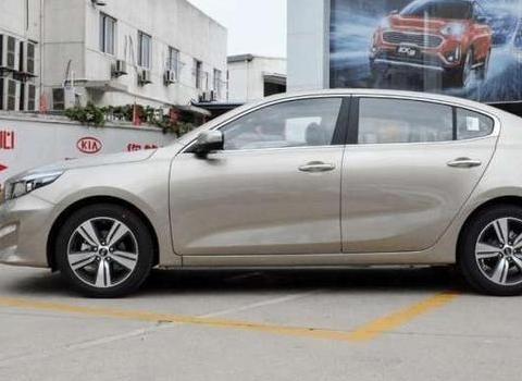 最务实中级车！麦弗逊+独立悬挂油耗6.6L 降6万仅9万 迈腾同级别