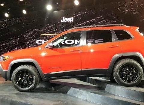 Jeep怒了, 抛弃眯眯眼, 怒怼昂科威, 仅售16万, 干翻CRV