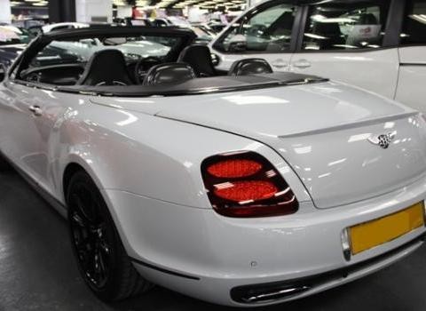 全球最快四座开篷车Continental Supersports Convertible
