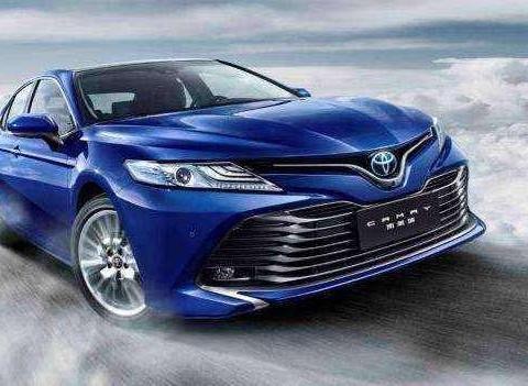 全新凯美瑞上市50天订单破3万, 售价和雅阁十代差不多, 究竟谁会更胜一筹呢?