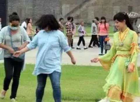 你遇到过尿急的情况吗?没想到这些明星也有过，她甚至憋出病来!