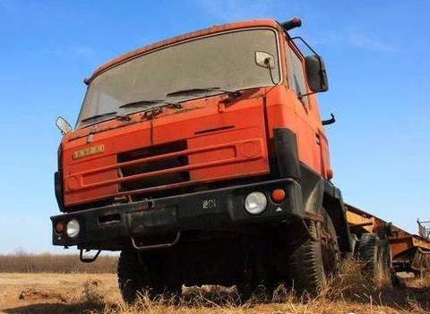 重拾记忆 北京郊区再见太脱拉Tatra T815牵引车