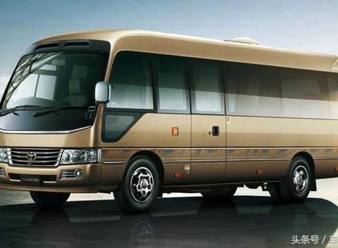 丰田考斯特作为主流的商务车 12座皇家马车版