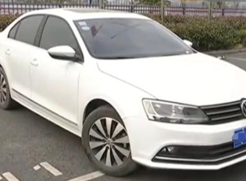 新买的大众速腾车居然有两层漆 4S店：多层喷漆是合理的！