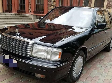 儿子买辆96款丰田皇冠：父亲看到后直夸儿子有眼光