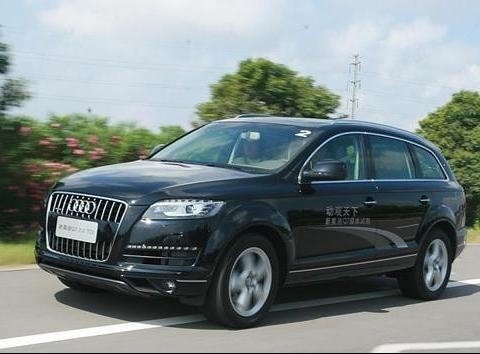 高估了奥迪这款车，Q7曾狂甩奔驰宝马几条街，今大降价还没人要