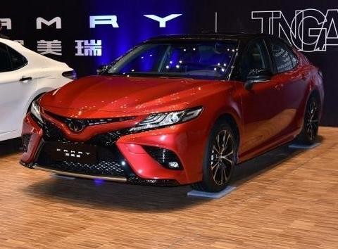 丰田怒了, 碾压辉昂, 凯美瑞订单已爆, 仅14万, 让雅阁惊慌失措