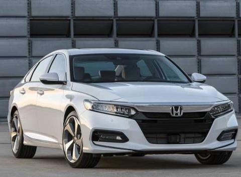 全新日系B级车！2.8米轴距比迈腾长，售16万起，1.5T+9AT变速箱