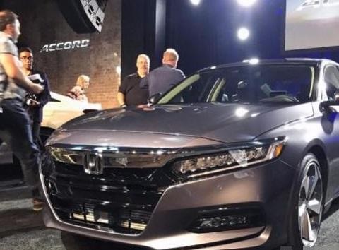 2018款本田雅阁来了，轴距加长超凯美瑞，取消自吸配2.0升发动机